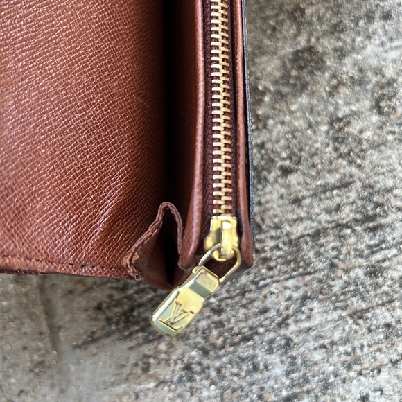 Louis Vuitton monogram bifold wallet - Picture 16 of 16